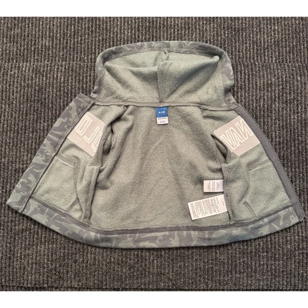 Old Navy 0-3 Months Camo DinosaurFront Zip Sweat Shirt And Pants Set NEW W/ Tags